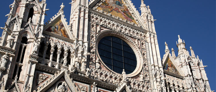 The Il Duomo Cathedral face in Siena