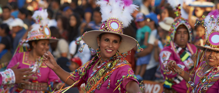 Colourful Quechua dancers at Tinku festival 