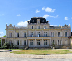 Château Giscours offers three rooms full of 16th-century charm