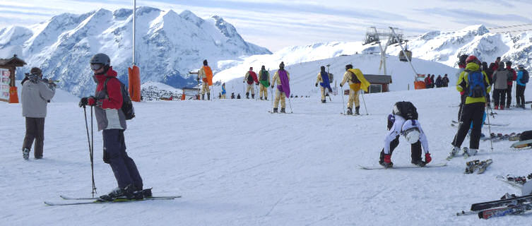 Skiers in Alpe d'Huez