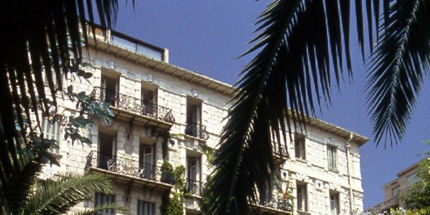 The hotel is centrally located in Nice